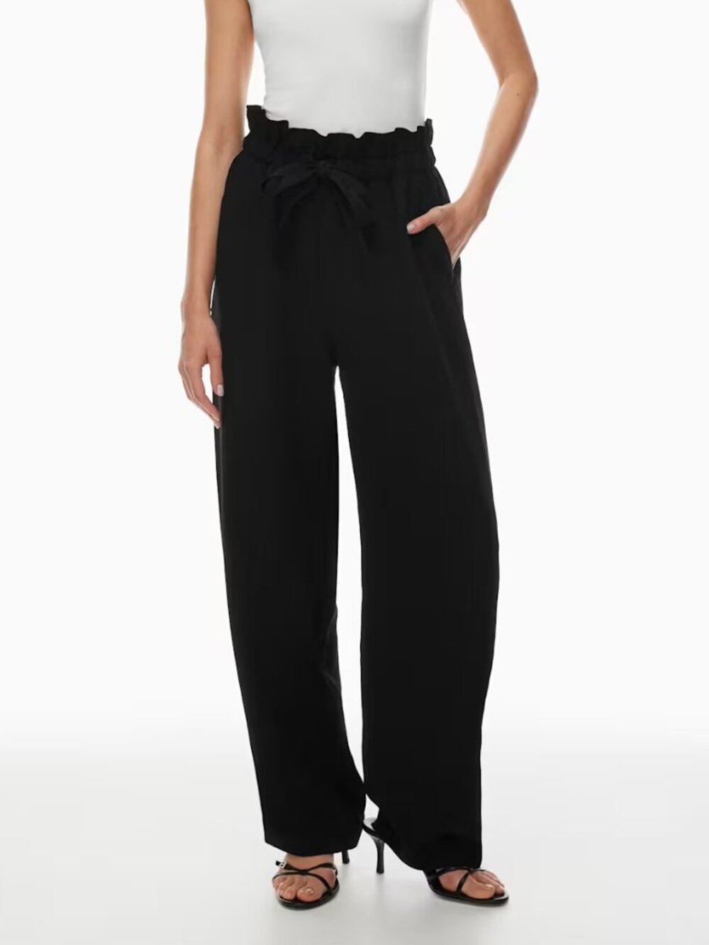 Aritzia Wilfred Plentiful Pant Crepette Inseam 28" Size Medium/(US 8-10)